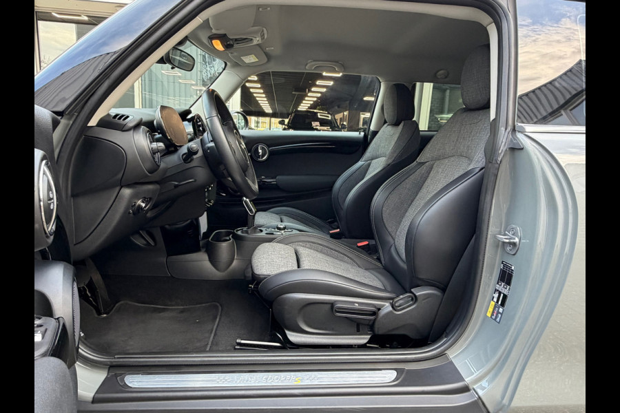 MINI Mini Electric MINI Electric 33 kWh 184 Pk | Navigatie | Cruise | Clima | 16".