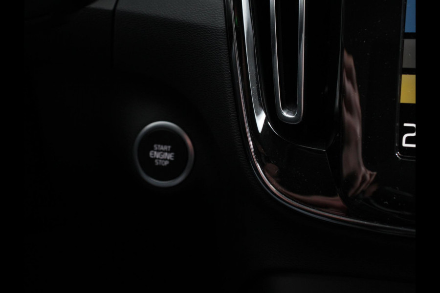 Volvo XC40 1.5 T5 Recharge Inscription Expression | Navigatie | Harman Kardon | Climate control | Adaptieve cruise control | Parkeersensoren | Achteruitrijcamera  | Keyless start | LED | Navigatie | Verwarmde voorstoelen | Apple Carplay/ Android Auto