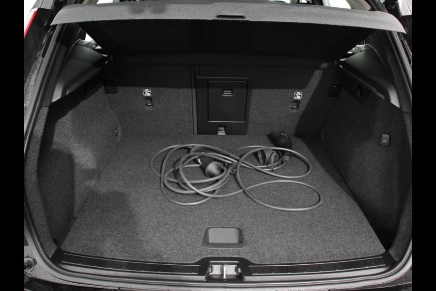 Volvo XC40 1.5 T5 Recharge Inscription Expression | Navigatie | Harman Kardon | Climate control | Adaptieve cruise control | Parkeersensoren | Achteruitrijcamera  | Keyless start | LED | Navigatie | Verwarmde voorstoelen | Apple Carplay/ Android Auto