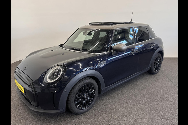 MINI Cooper 1.5 Yours 5-DRS DCT-7 Aut. 136pk Panoramadak Sportstoelen Navi Carplay PDC Achter+Camera Full LED Armsteun Cruise Control Stoelverwarming