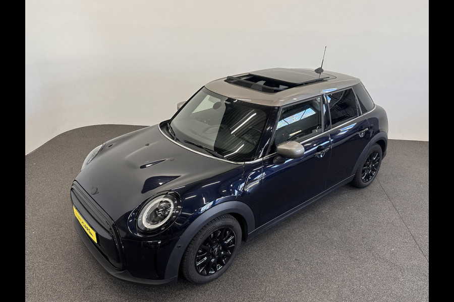 MINI Cooper 1.5 Yours 5-DRS DCT-7 Aut. 136pk Panoramadak Sportstoelen Navi Carplay PDC Achter+Camera Full LED Armsteun Cruise Control Stoelverwarming