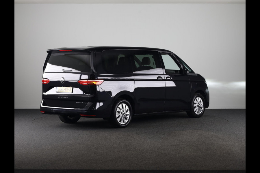 Volkswagen Multivan 1.5 eHybrid L2 Economy Business 4Motion | 7 Zits | Zwenkbare Trekhaak | Navigatie | Achteruitrij  Camera | Parkeer hulp | 65% getinte ruiten achter |