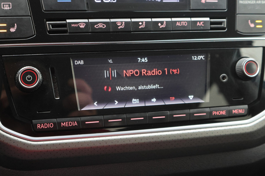 Volkswagen up! 1.0 BMT high up! Climate, Stoelverwarming, Cruise, PDC, 16"