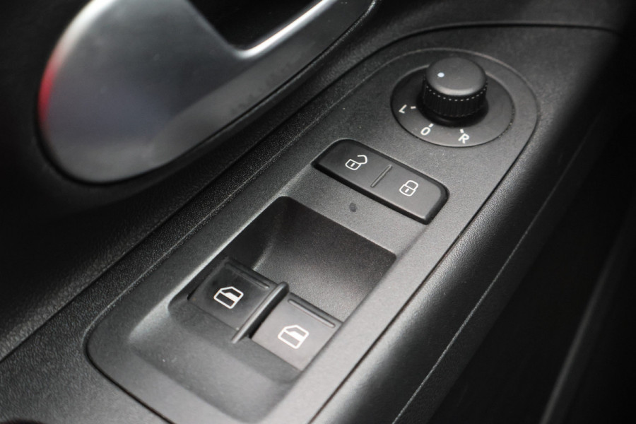 Volkswagen up! 1.0 BMT high up! Climate, Stoelverwarming, Cruise, PDC, 16"