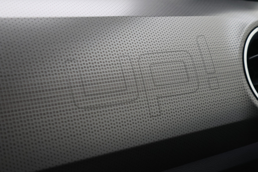 Volkswagen up! 1.0 BMT high up! Climate, Stoelverwarming, Cruise, PDC, 16"