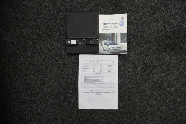Volkswagen up! 1.0 BMT high up! Climate, Stoelverwarming, Cruise, PDC, 16"