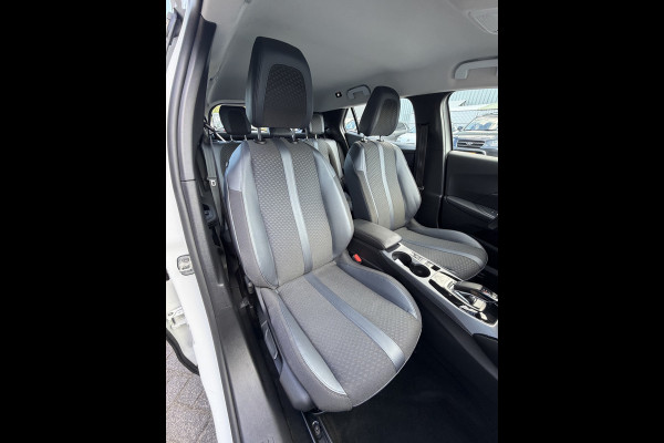 Peugeot 2008 130pk Allure Pack (Camera - Stoelverwarming - Keyless Entry - LED - Parkeersensoren V+A - Automatische Airco - 3D Cockpit - Navi