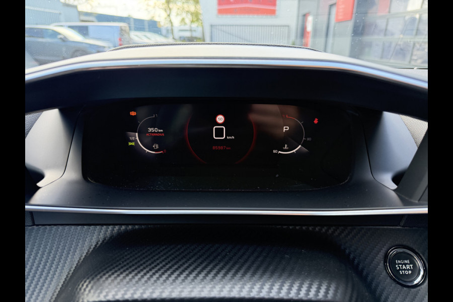 Peugeot 2008 130pk Allure Pack (Camera - Stoelverwarming - Keyless Entry - LED - Parkeersensoren V+A - Automatische Airco - 3D Cockpit - Navi