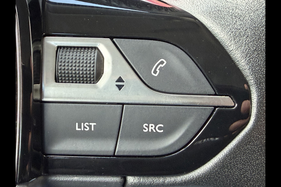 Peugeot 2008 130pk Allure Pack (Camera - Stoelverwarming - Keyless Entry - LED - Parkeersensoren V+A - Automatische Airco - 3D Cockpit - Navi