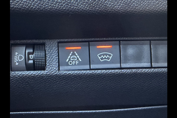 Peugeot 2008 130pk Allure Pack (Camera - Stoelverwarming - Keyless Entry - LED - Parkeersensoren V+A - Automatische Airco - 3D Cockpit - Navi