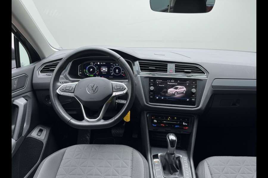 Volkswagen Tiguan e-Hybrid 245PK DSG LIFE TREKHAAK/NAVI/360CAMERA