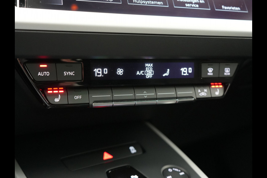 Audi Q4 e-tron 35 Advanced edition 55 kWh 170pk Dealer O.H. | Panodak | Head Up | Matrix LED | Sonos Audio | Voorstoelen Verwarmd | Apple Carplay | Navigatie | Virtual Cockpit Plus | DAB | 20"L.M | Cruise Control |