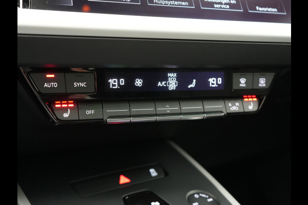 Audi Q4 e-tron 35 Advanced edition 55 kWh 170pk Dealer O.H. | Panodak | Head Up | Matrix LED | Sonos Audio | Voorstoelen Verwarmd | Apple Carplay | Navigatie | Virtual Cockpit Plus | DAB | 20"L.M | Cruise Control |