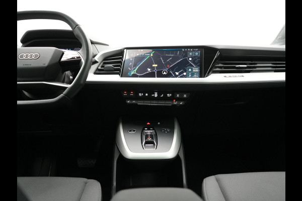 Audi Q4 e-tron 35 Advanced edition 55 kWh 170pk Dealer O.H. | Panodak | Head Up | Matrix LED | Sonos Audio | Voorstoelen Verwarmd | Apple Carplay | Navigatie | Virtual Cockpit Plus | DAB | 20"L.M | Cruise Control |