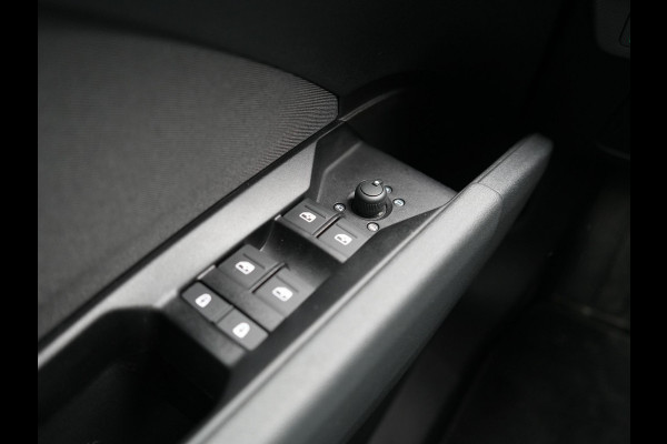 Audi Q4 e-tron 35 Advanced edition 55 kWh 170pk Dealer O.H. | Panodak | Head Up | Matrix LED | Sonos Audio | Voorstoelen Verwarmd | Apple Carplay | Navigatie | Virtual Cockpit Plus | DAB | 20"L.M | Cruise Control |
