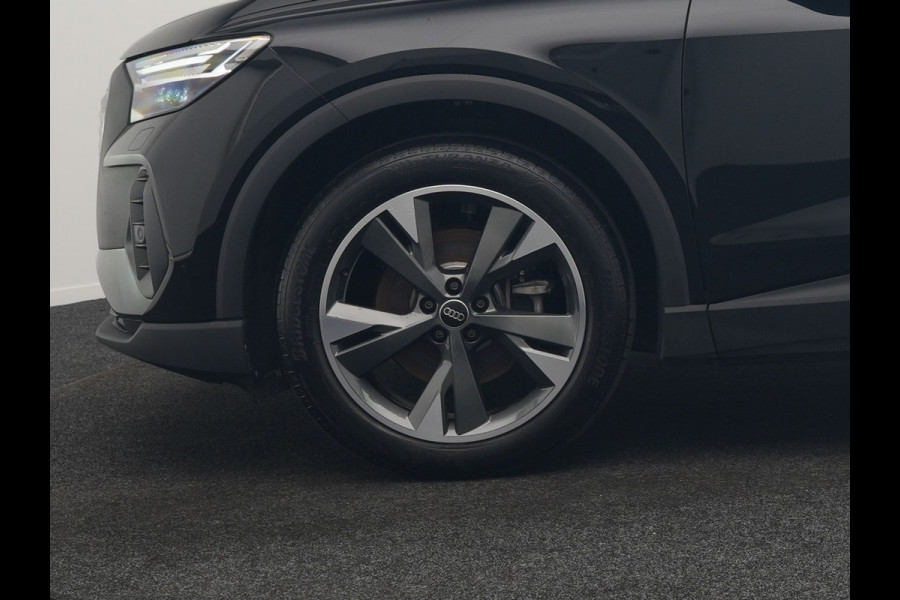 Audi Q4 e-tron 35 Advanced edition 55 kWh 170pk Dealer O.H. | Panodak | Head Up | Matrix LED | Sonos Audio | Voorstoelen Verwarmd | Apple Carplay | Navigatie | Virtual Cockpit Plus | DAB | 20"L.M | Cruise Control |