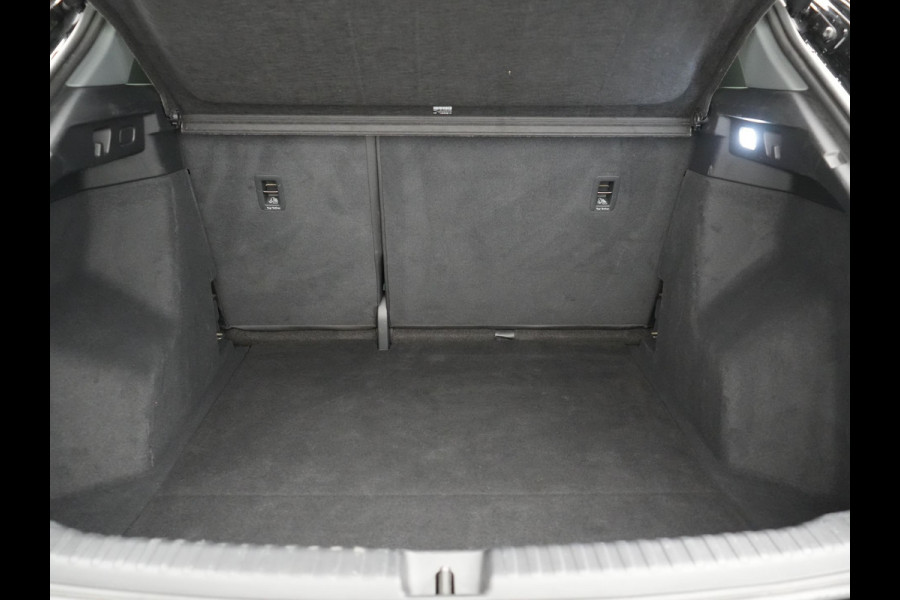 Audi Q4 e-tron 35 Advanced edition 55 kWh 170pk Dealer O.H. | Panodak | Head Up | Matrix LED | Sonos Audio | Voorstoelen Verwarmd | Apple Carplay | Navigatie | Virtual Cockpit Plus | DAB | 20"L.M | Cruise Control |