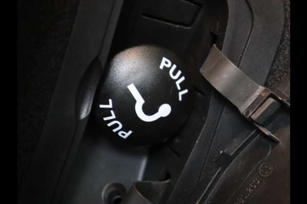 Renault Kadjar 1.3 TCe Intens | Automaat | Trekhaak | Carplay | Camera | Half leder | Keyless | Full LED | Navigatie | Dodehoek detectie | Cruise control | DAB | Climate control