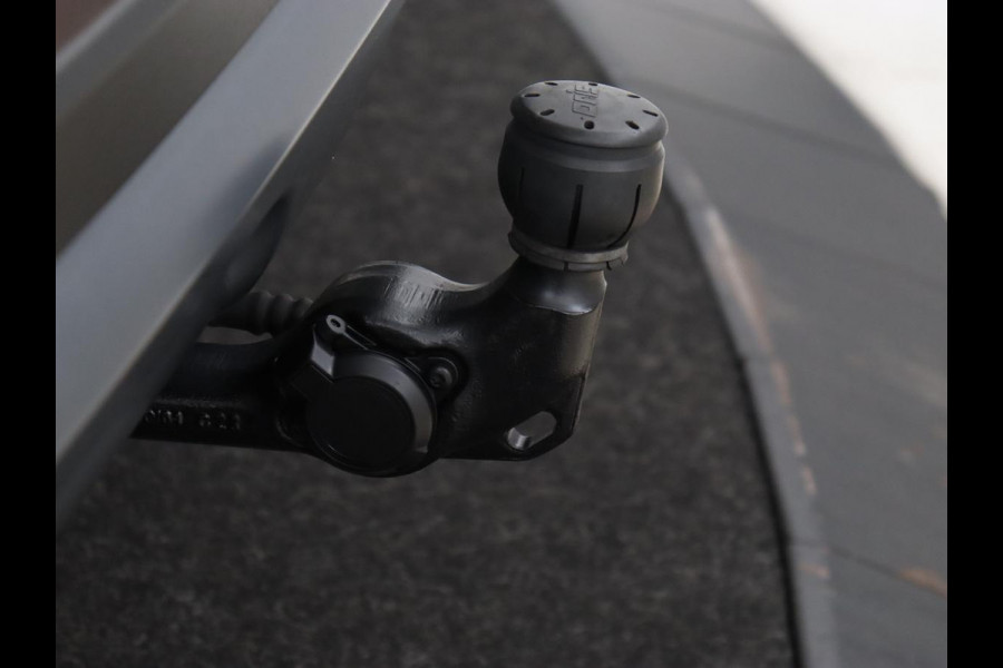 Renault Kadjar 1.3 TCe Intens | Automaat | Trekhaak | Carplay | Camera | Half leder | Keyless | Full LED | Navigatie | Dodehoek detectie | Cruise control | DAB | Climate control