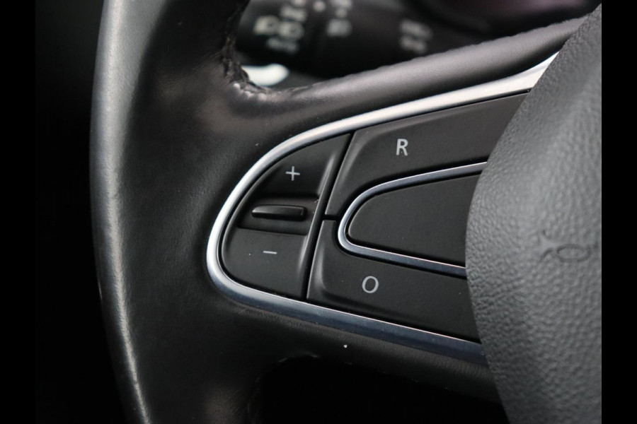 Renault Kadjar 1.3 TCe Intens | Automaat | Trekhaak | Carplay | Camera | Half leder | Keyless | Full LED | Navigatie | Dodehoek detectie | Cruise control | DAB | Climate control