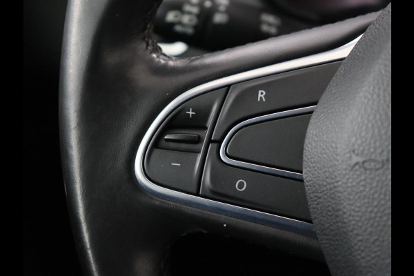 Renault Kadjar 1.3 TCe Intens | Automaat | Trekhaak | Carplay | Camera | Half leder | Keyless | Full LED | Navigatie | Dodehoek detectie | Cruise control | DAB | Climate control