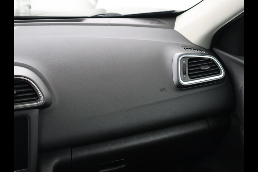 Renault Kadjar 1.3 TCe Intens | Automaat | Trekhaak | Carplay | Camera | Half leder | Keyless | Full LED | Navigatie | Dodehoek detectie | Cruise control | DAB | Climate control