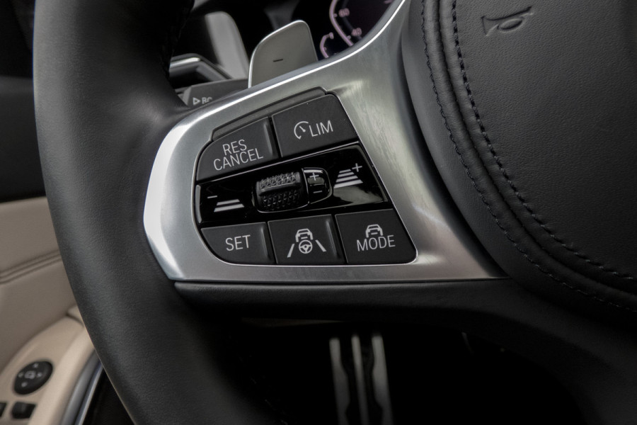 BMW 3-serie 330e High Executive | M-PAKKET | PANORAMADAK | HARMAN/KARDON | ACC | HEAD UP | TREKHAAK | SOH 93%