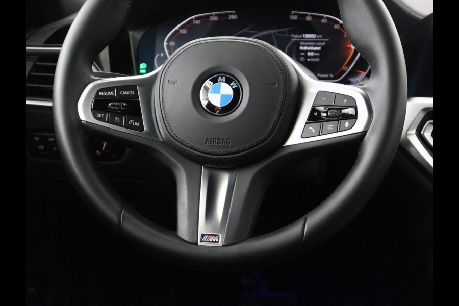 BMW 3 Serie 318i Luxury Line | Sportstoelen | Leder | Carplay | Live Cockpit | Sfeerverlichting | Trekhaak | Parkeerhulp | Climate control | Full LED | Cruise control | Bluetooth