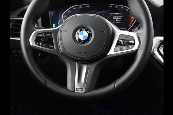 BMW 3 Serie 318i Luxury Line | Sportstoelen | Leder | Carplay | Live Cockpit | Sfeerverlichting | Trekhaak | Parkeerhulp | Climate control | Full LED | Cruise control | Bluetooth