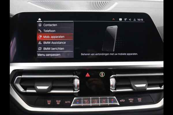 BMW 3 Serie 318i Luxury Line | Sportstoelen | Leder | Carplay | Live Cockpit | Sfeerverlichting | Trekhaak | Parkeerhulp | Climate control | Full LED | Cruise control | Bluetooth