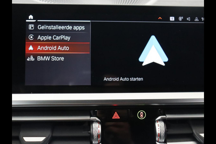 BMW 3 Serie 318i Luxury Line | Sportstoelen | Leder | Carplay | Live Cockpit | Sfeerverlichting | Trekhaak | Parkeerhulp | Climate control | Full LED | Cruise control | Bluetooth