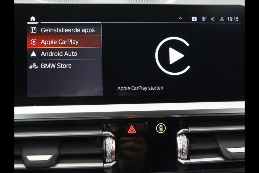 BMW 3 Serie 318i Luxury Line | Sportstoelen | Leder | Carplay | Live Cockpit | Sfeerverlichting | Trekhaak | Parkeerhulp | Climate control | Full LED | Cruise control | Bluetooth