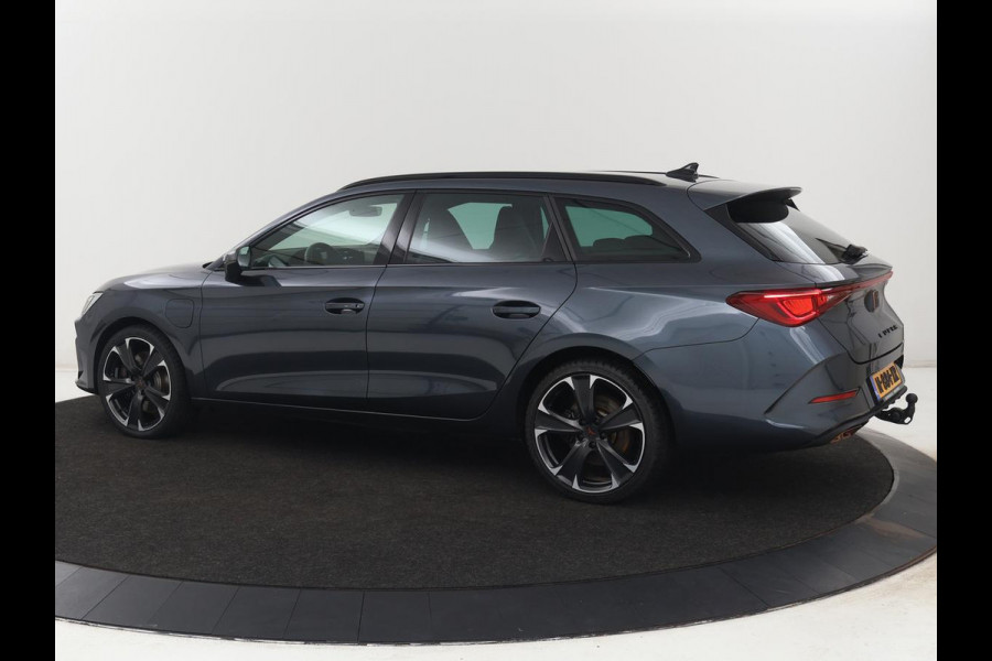 CUPRA Leon 1.4 e-Hybrid VZ Business | 245pk | SOH 92% | Trekhaak | Carplay | Adaptive cruise | Sportstoelen | Navigatie | Stuurverwarming | Parkeerhulp | Full LED | Sfeerverlichting | Keyless | PHEV | Plug In