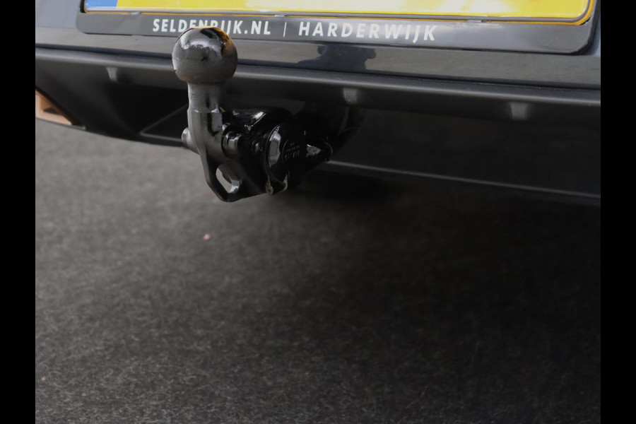 CUPRA Leon 1.4 e-Hybrid VZ Business | 245pk | SOH 92% | Trekhaak | Carplay | Adaptive cruise | Sportstoelen | Navigatie | Stuurverwarming | Parkeerhulp | Full LED | Sfeerverlichting | Keyless | PHEV | Plug In