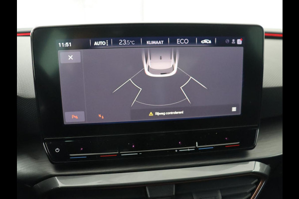 CUPRA Leon 1.4 e-Hybrid VZ Business | 245pk | SOH 92% | Trekhaak | Carplay | Adaptive cruise | Sportstoelen | Navigatie | Stuurverwarming | Parkeerhulp | Full LED | Sfeerverlichting | Keyless | PHEV | Plug In