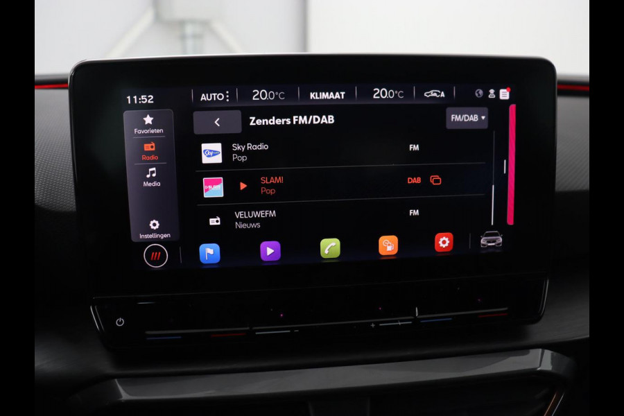 CUPRA Leon 1.4 e-Hybrid VZ Business | 245pk | SOH 92% | Trekhaak | Carplay | Adaptive cruise | Sportstoelen | Navigatie | Stuurverwarming | Parkeerhulp | Full LED | Sfeerverlichting | Keyless | PHEV | Plug In