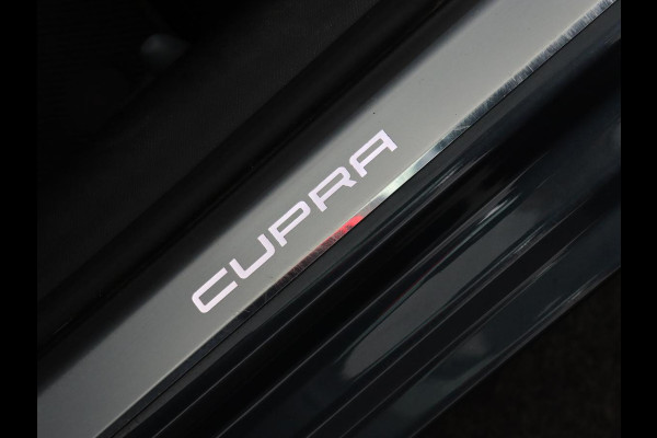 CUPRA Leon 1.4 e-Hybrid VZ Business | 245pk | SOH 92% | Trekhaak | Carplay | Adaptive cruise | Sportstoelen | Navigatie | Stuurverwarming | Parkeerhulp | Full LED | Sfeerverlichting | Keyless | PHEV | Plug In
