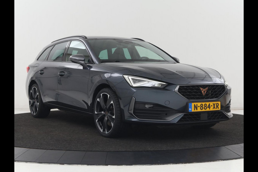 CUPRA Leon 1.4 e-Hybrid VZ Business | 245pk | SOH 92% | Trekhaak | Carplay | Adaptive cruise | Sportstoelen | Navigatie | Stuurverwarming | Parkeerhulp | Full LED | Sfeerverlichting | Keyless | PHEV | Plug In