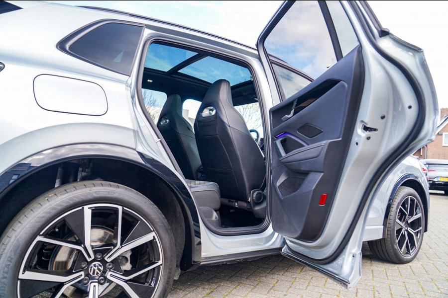 Volkswagen Tiguan 1.5 eTSI R-Line Edition | 360 camera | Massage | Stuurwiel Verwarming | IQ Light | NIEUW