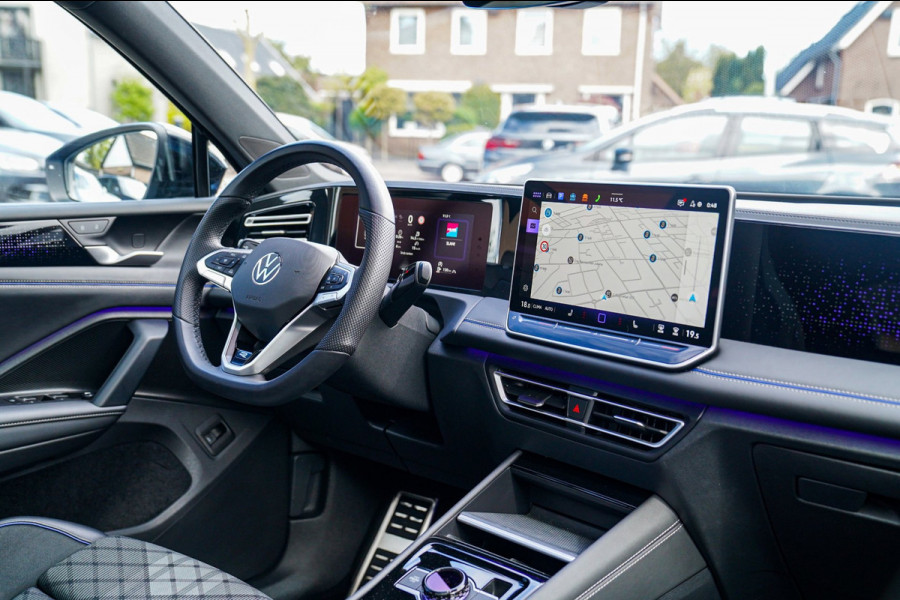 Volkswagen Tiguan 1.5 eTSI R-Line Edition | 360 camera | Massage | Stuurwiel Verwarming | IQ Light | NIEUW