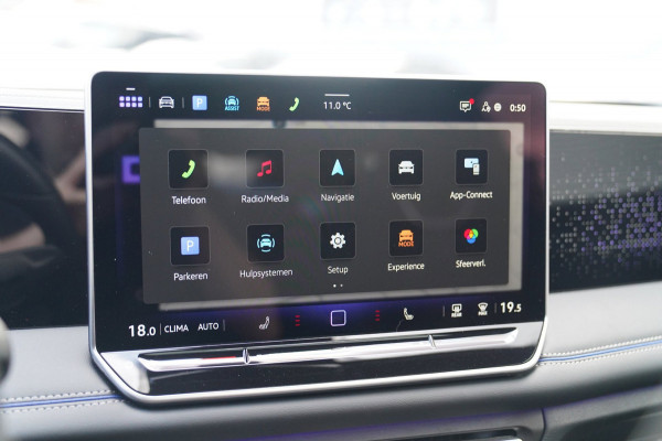 Volkswagen Tiguan 1.5 eTSI R-Line Edition | 360 camera | Massage | Stuurwiel Verwarming | IQ Light | NIEUW