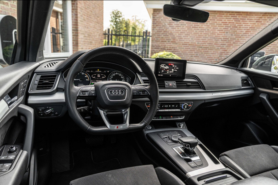 Audi Q5 55 TFSI e Quattro Competition 367 PK Pano ACC Keyless Luchtvering B&O 22''