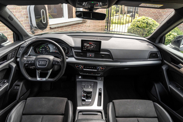 Audi Q5 55 TFSI e Quattro Competition 367 PK Pano ACC Keyless Luchtvering B&O 22''