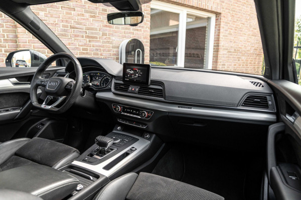Audi Q5 55 TFSI e Quattro Competition 367 PK Pano ACC Keyless Luchtvering B&O 22''