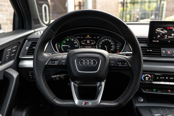 Audi Q5 55 TFSI e Quattro Competition 367 PK Pano ACC Keyless Luchtvering B&O 22''
