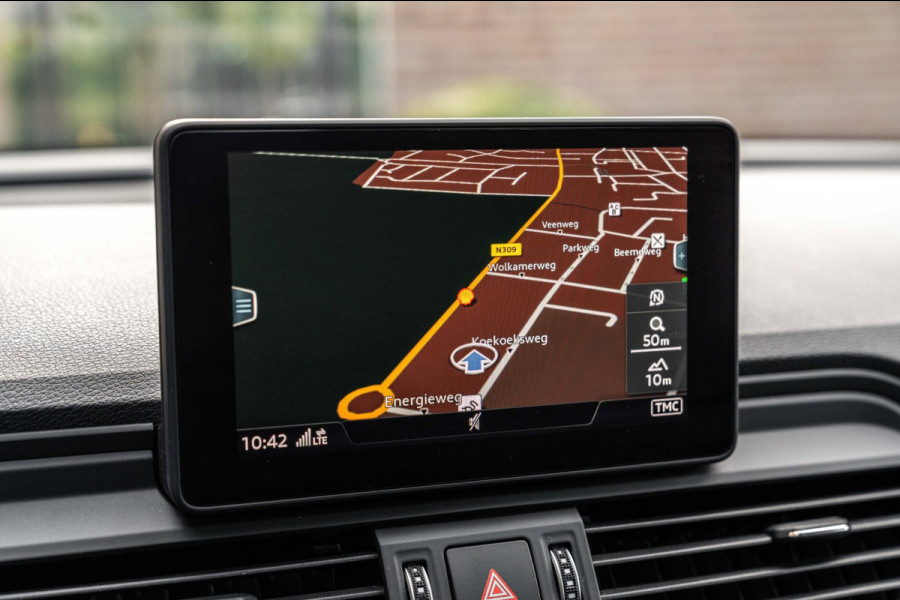 Audi Q5 55 TFSI e Quattro Competition 367 PK Pano ACC Keyless Luchtvering B&O 22''