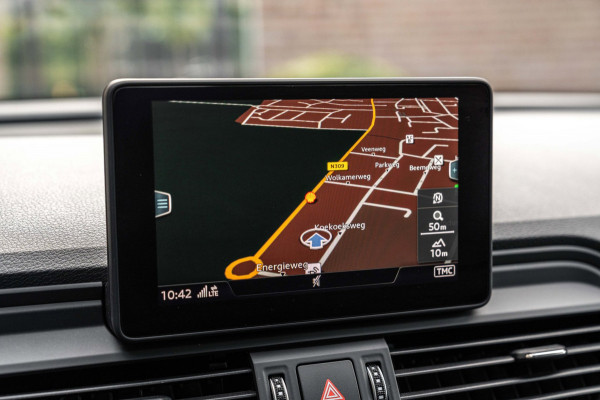 Audi Q5 55 TFSI e Quattro Competition 367 PK Pano ACC Keyless Luchtvering B&O 22''