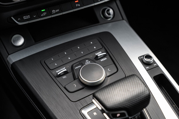 Audi Q5 55 TFSI e Quattro Competition 367 PK Pano ACC Keyless Luchtvering B&O 22''
