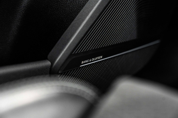 Audi Q5 55 TFSI e Quattro Competition 367 PK Pano ACC Keyless Luchtvering B&O 22''