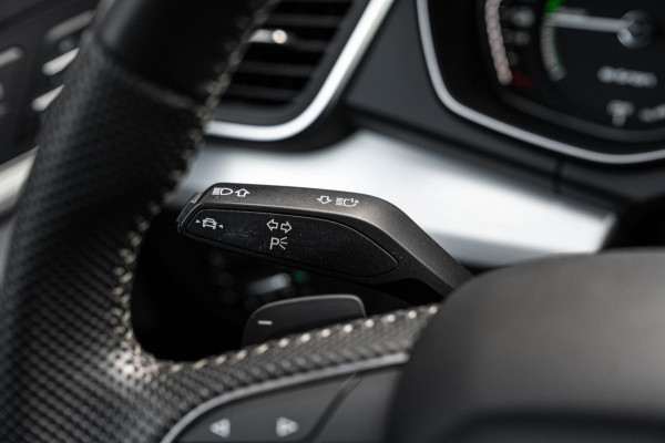 Audi Q5 55 TFSI e Quattro Competition 367 PK Pano ACC Keyless Luchtvering B&O 22''